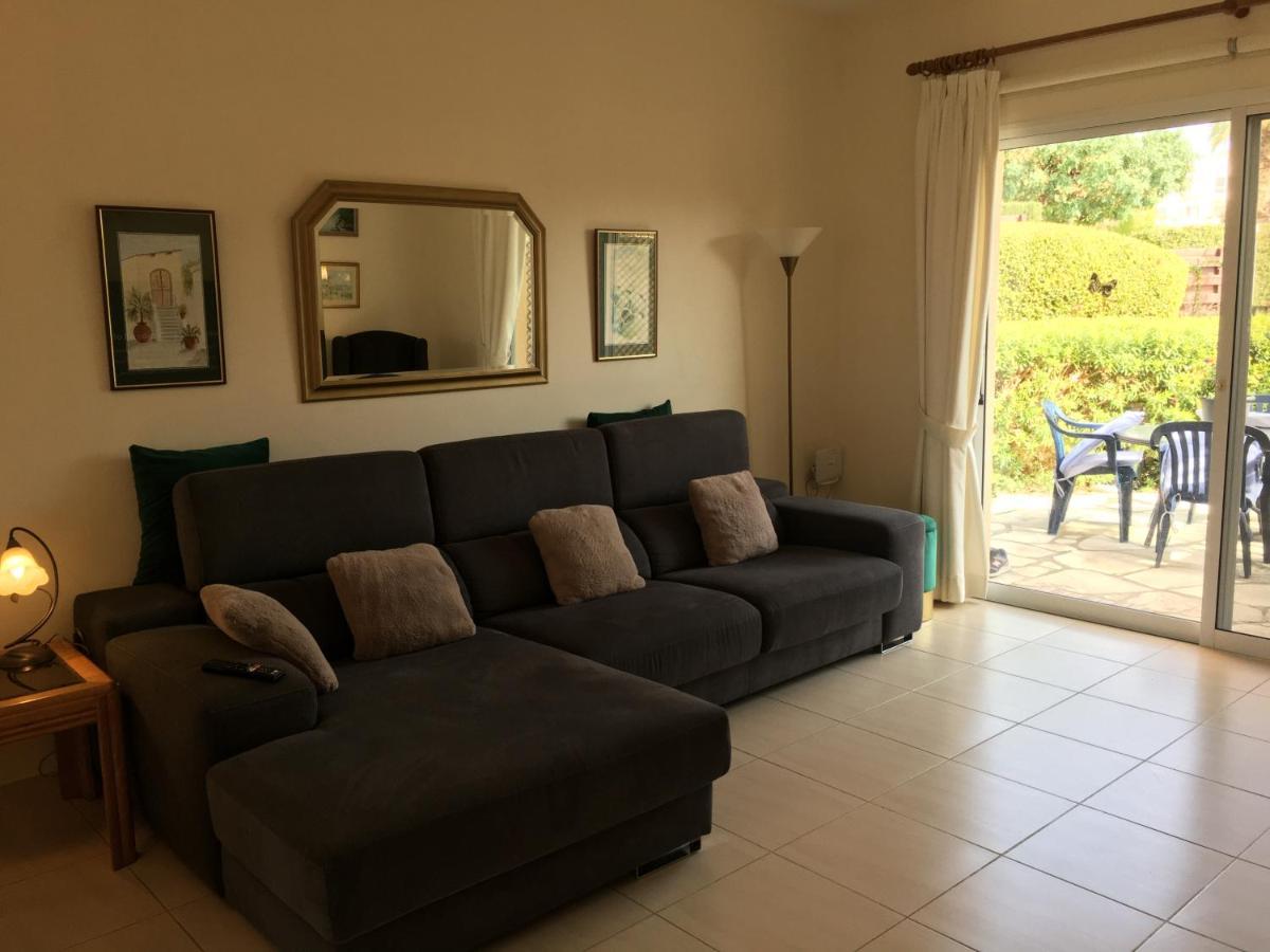 Vakantiehuis House In Eva Gardens With Pool&garden Peyia
