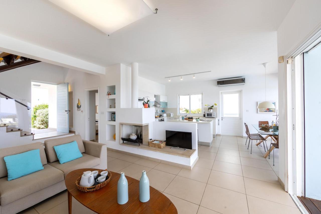 Beachfront Alia *