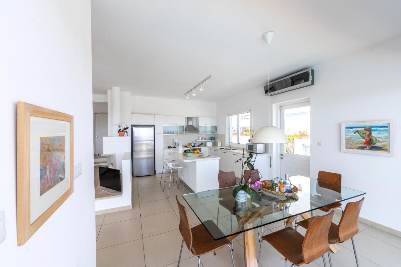 Protaras Beachfront Villa Alia *