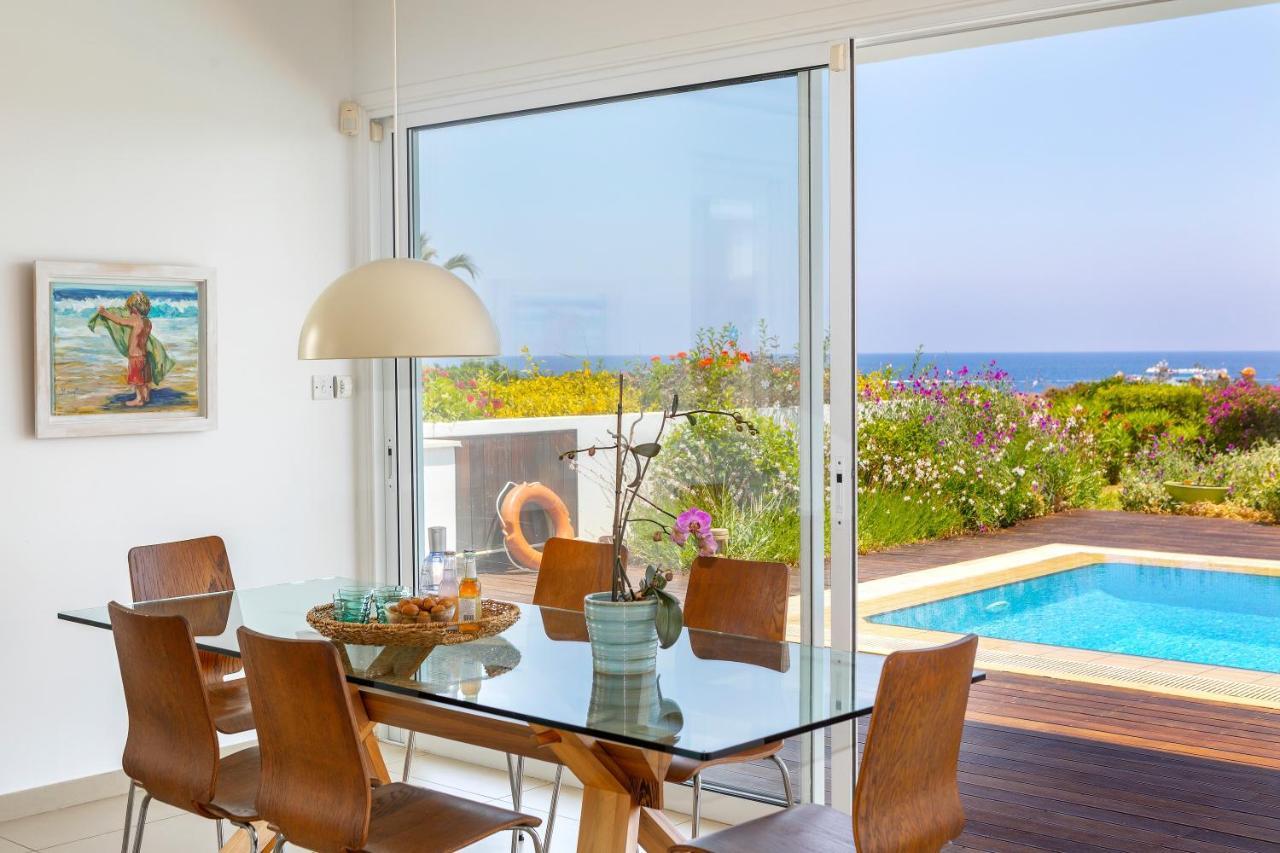 Beachfront Alia Villa