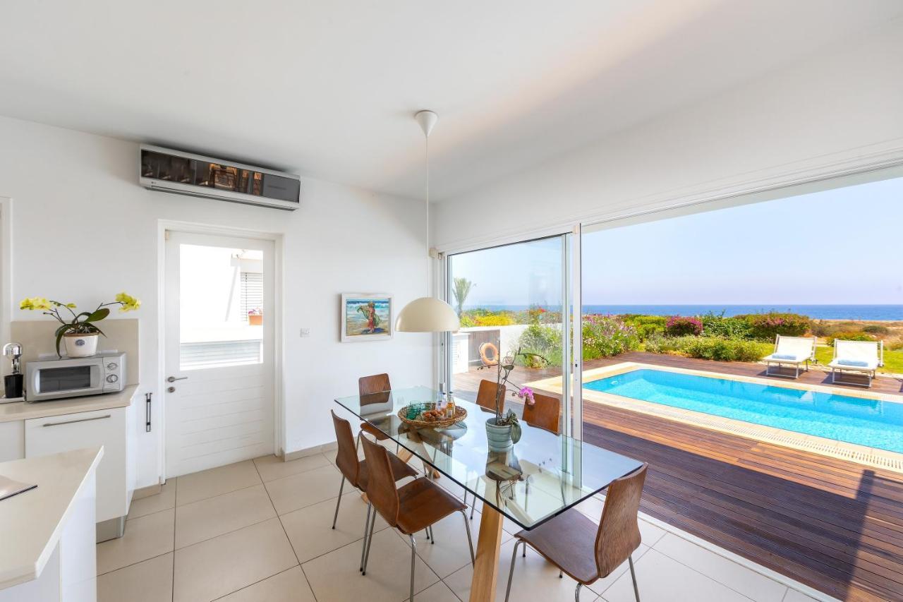 Protaras Beachfront Villa Alia