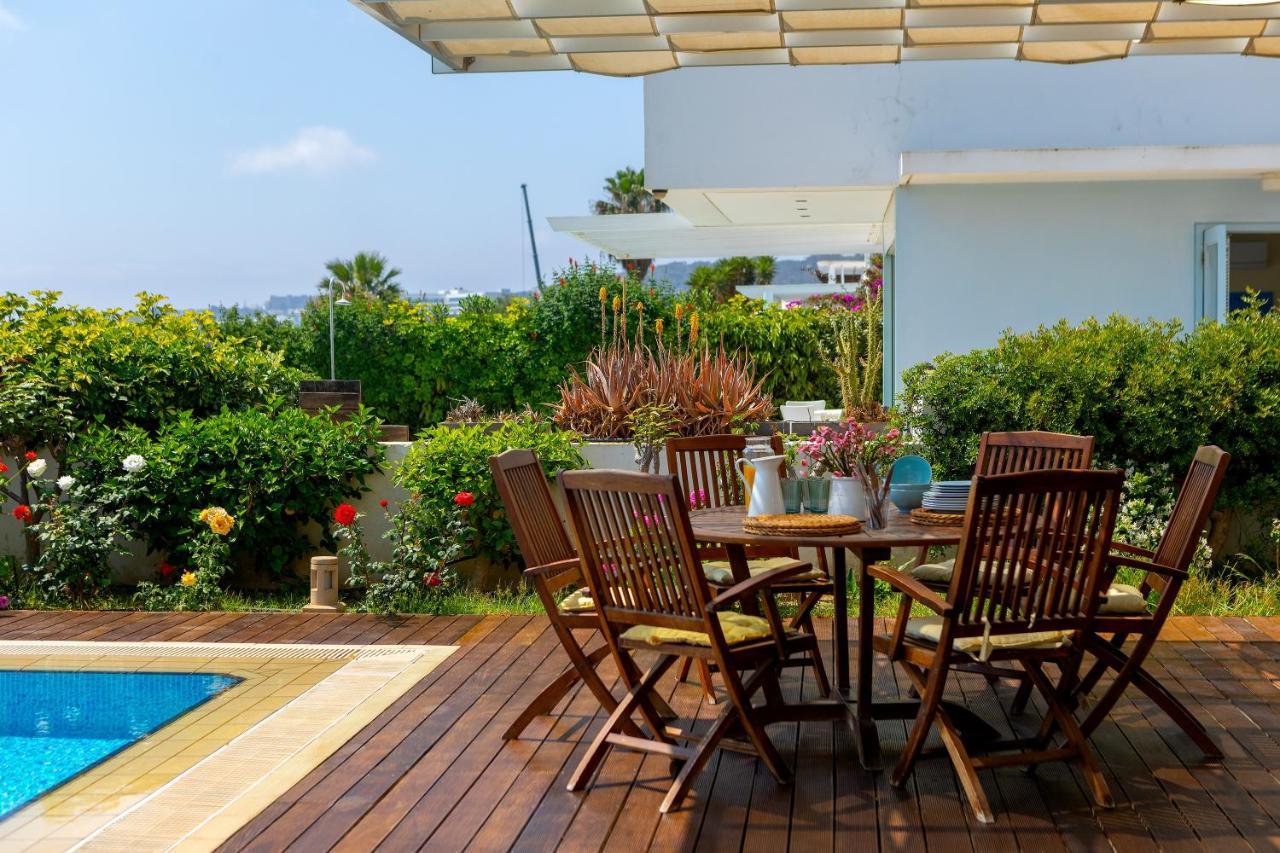 Villa Beachfront Alia