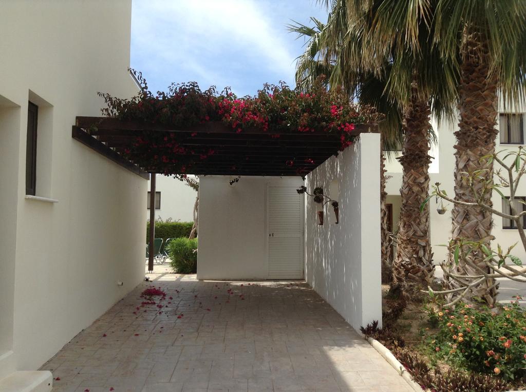 Aura Villa *