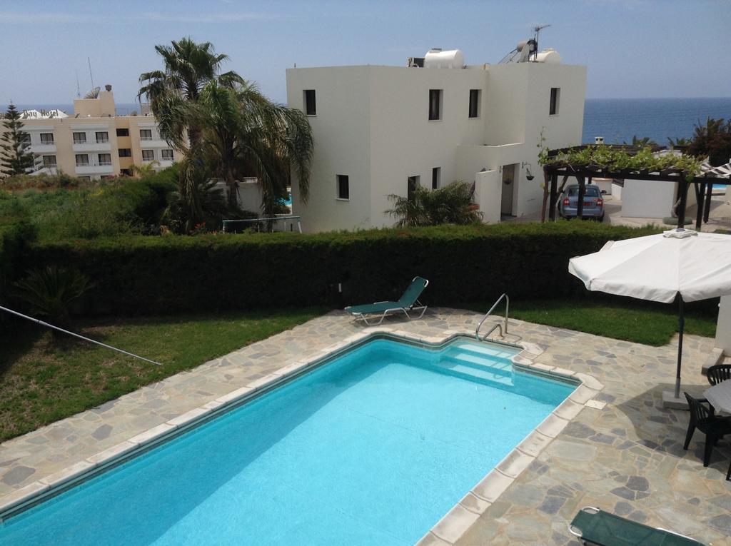 Villa Aura *