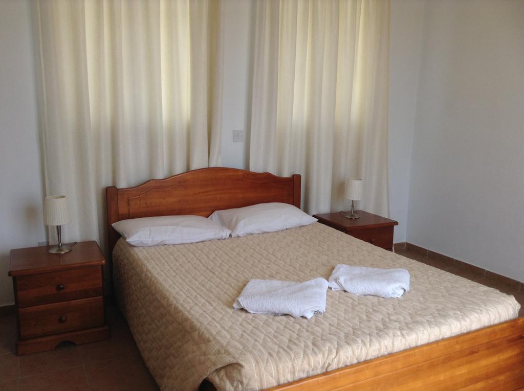 Aura Villa *