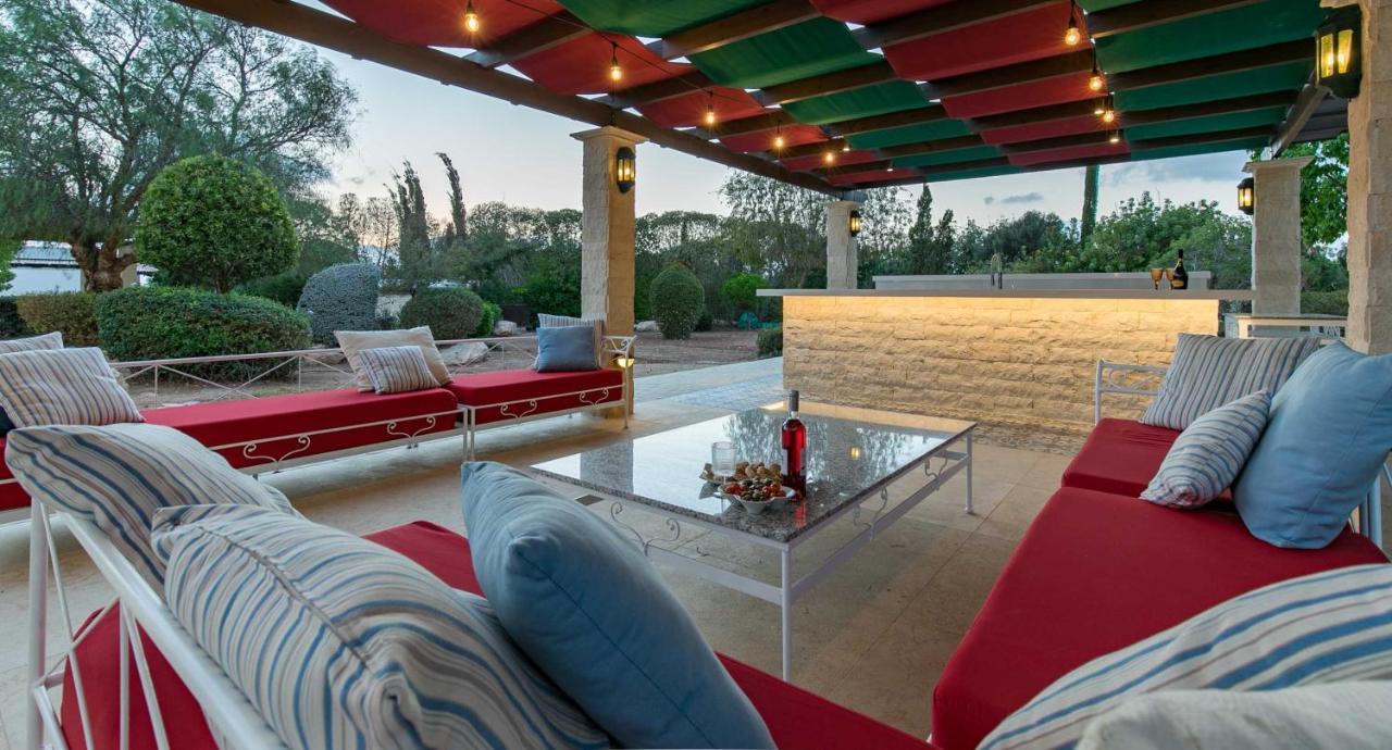 Delphin 375 Fantastic With Amazing Outside Space, Aphrodite Hills * Kouklia
