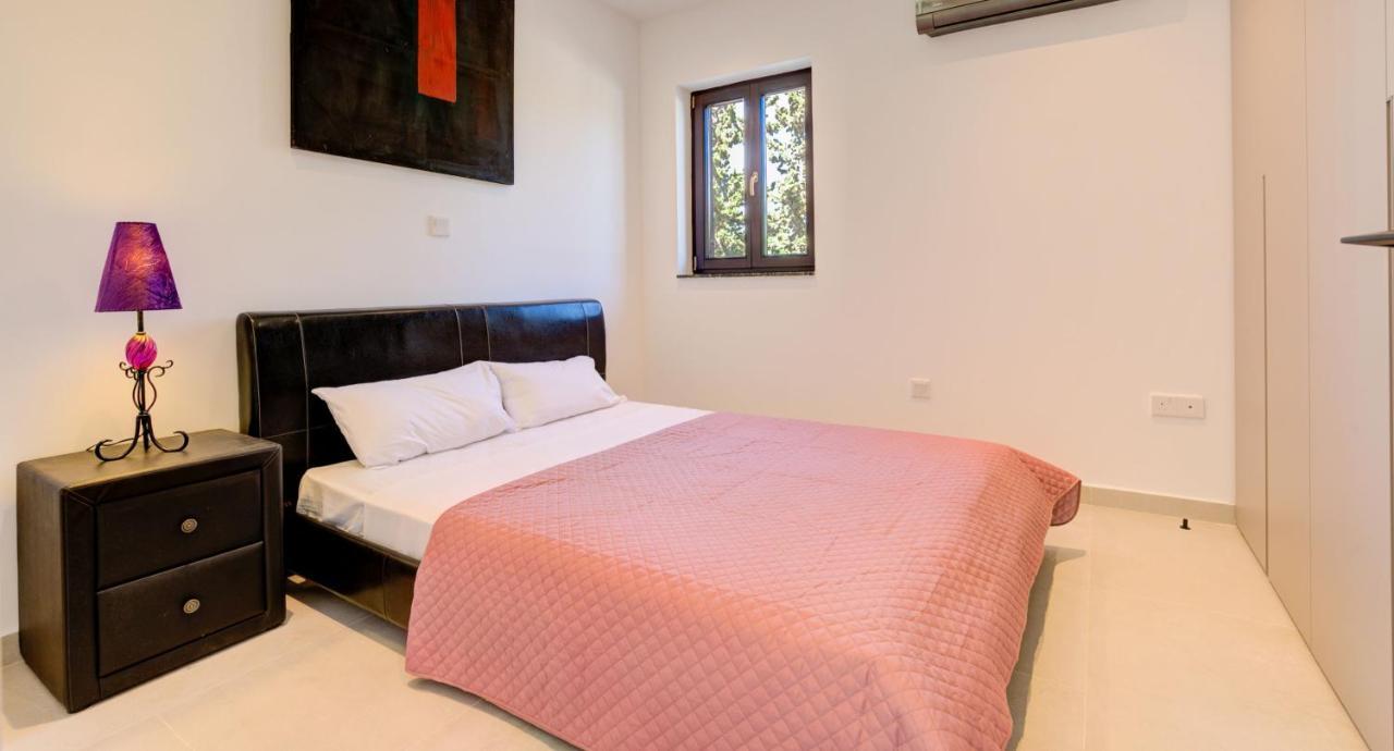 Delphin 375 Fantastic With Amazing Outside Space, Aphrodite Hills Villa
