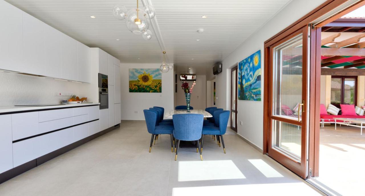 Delphin 375 Fantastic With Amazing Outside Space, Aphrodite Hills Villa *