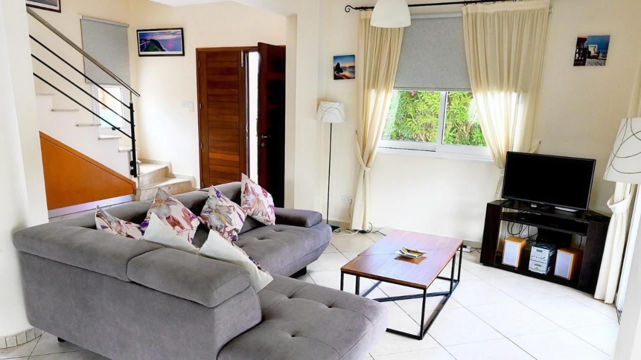 Demetra Coral Bay Villa *