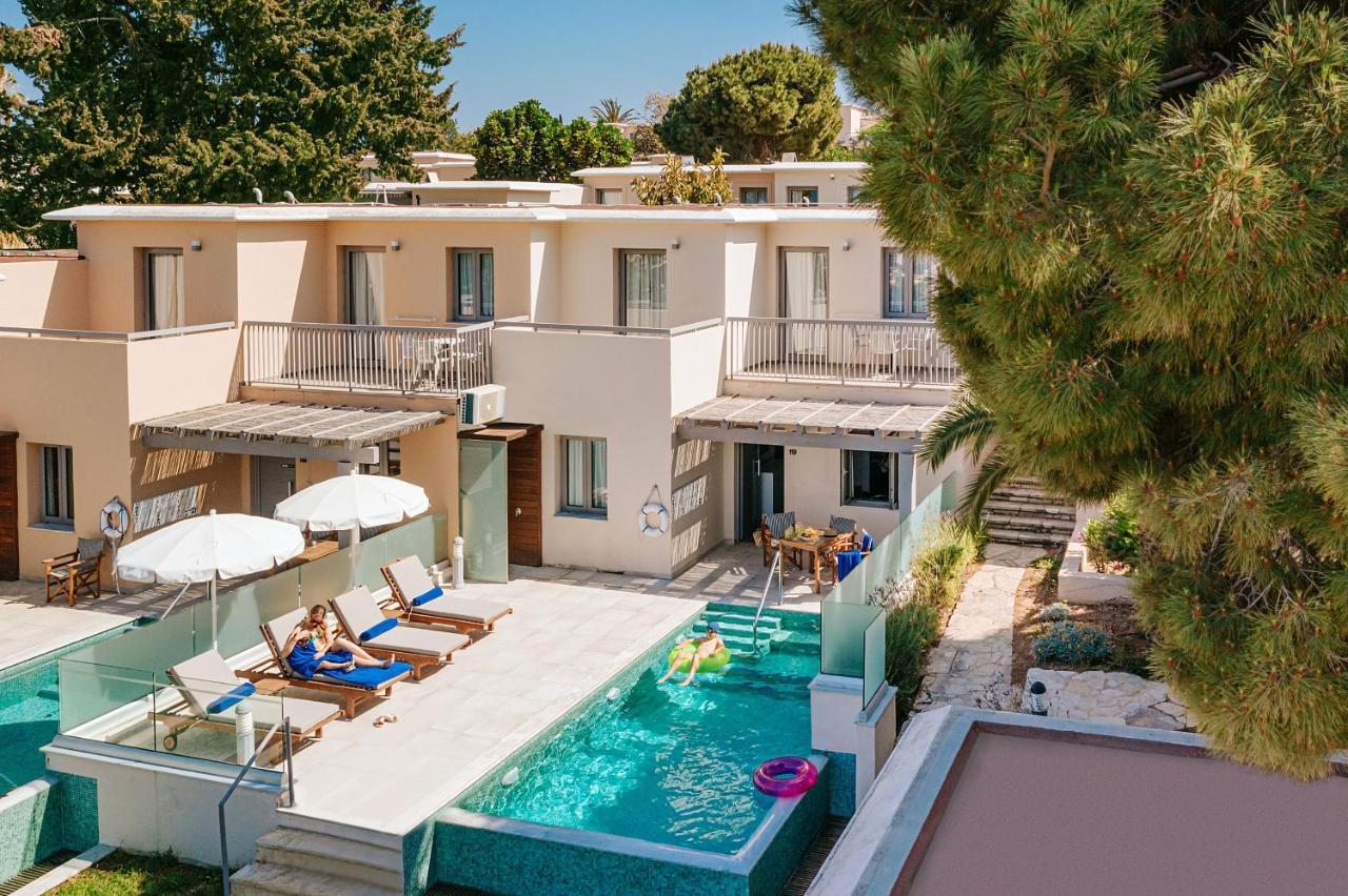 Louis St. Elias & Waterpark 4*