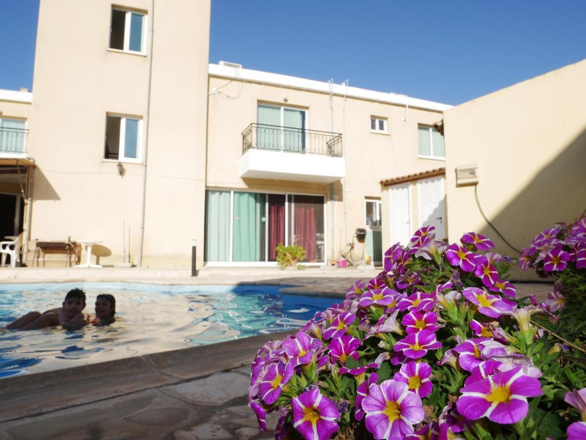 Kozis Aparthotel Polis