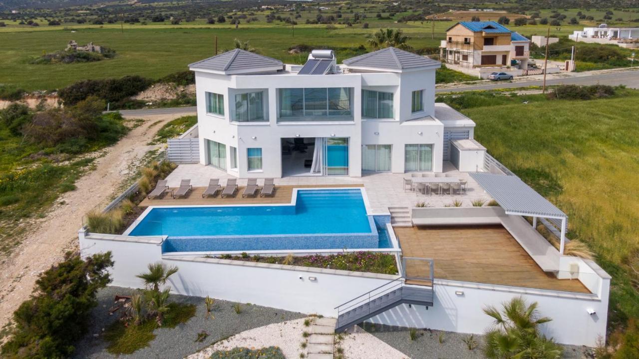 Mediterranean Dream Beachfront Villa *