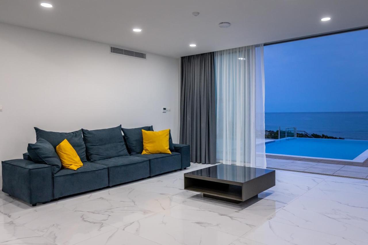 Mediterranean Dream Beachfront Villa Larnaca