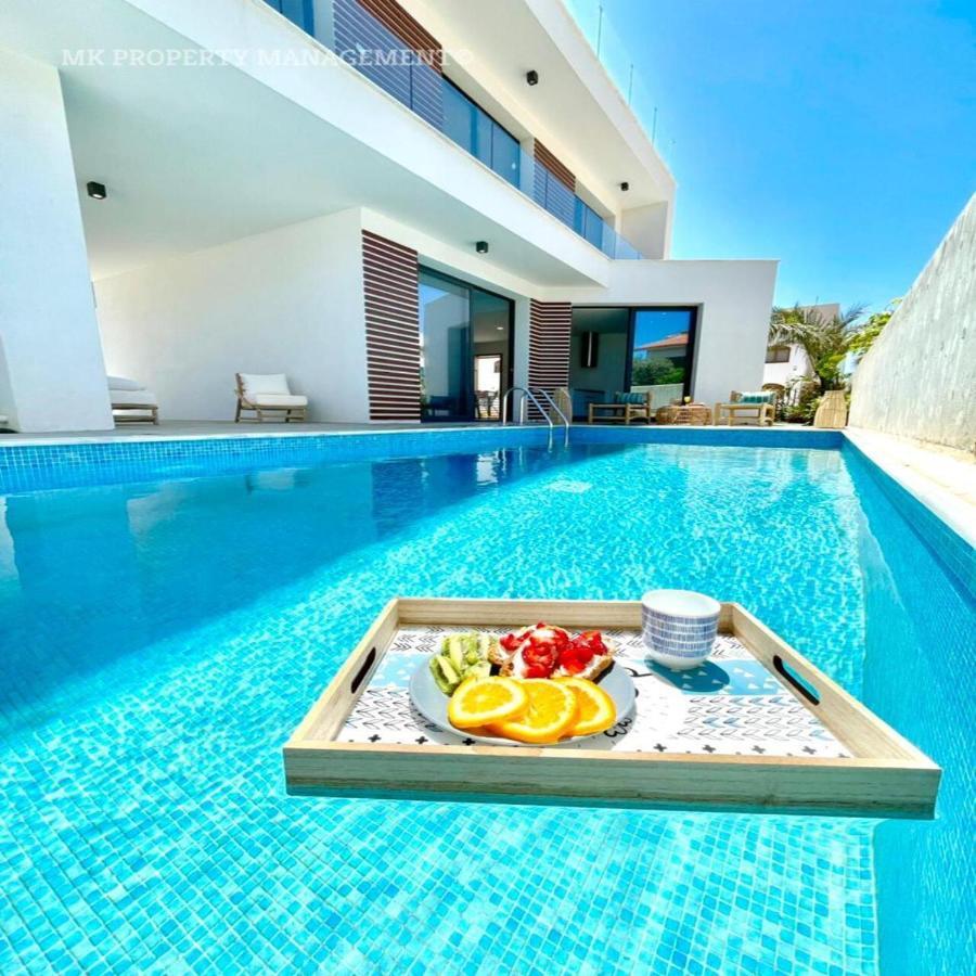 By The 7 Villa