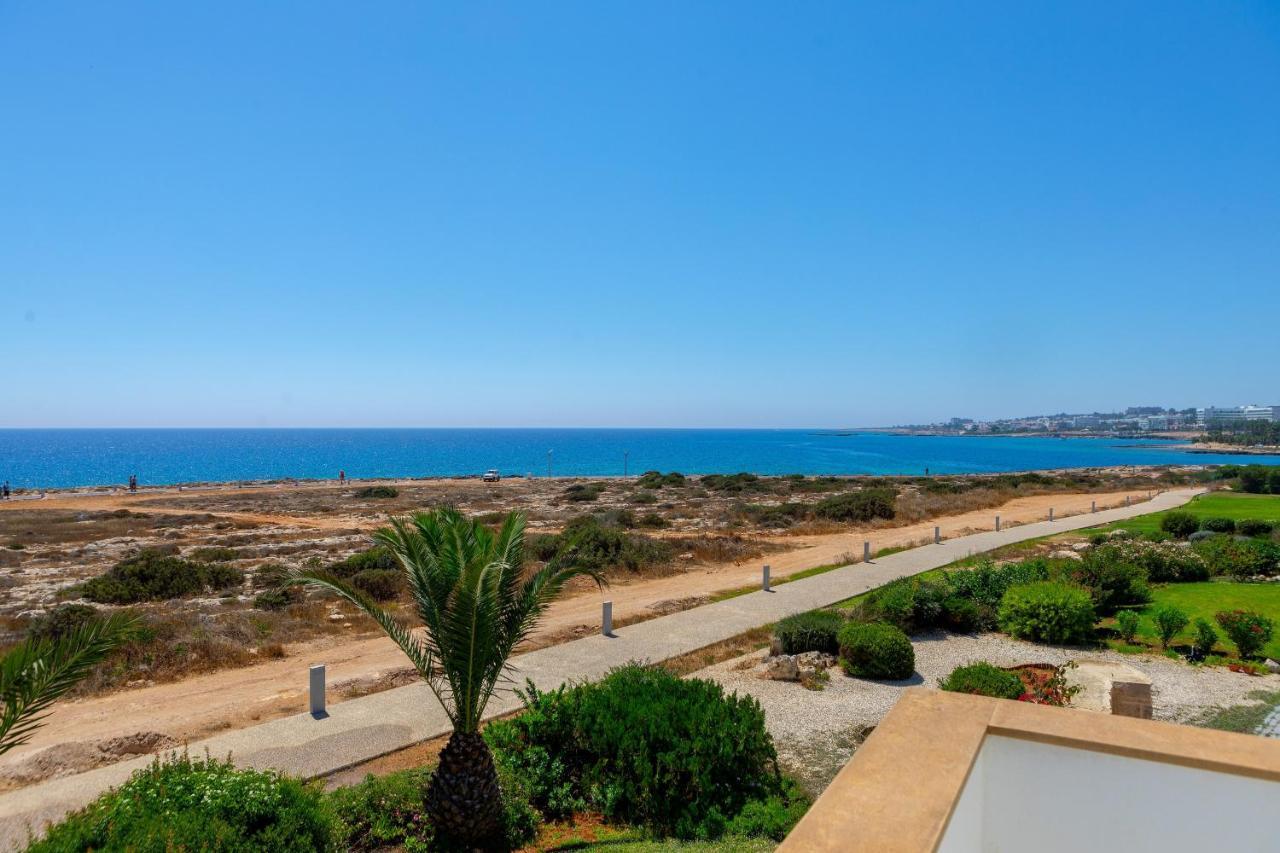 Seafront Violetta Villa