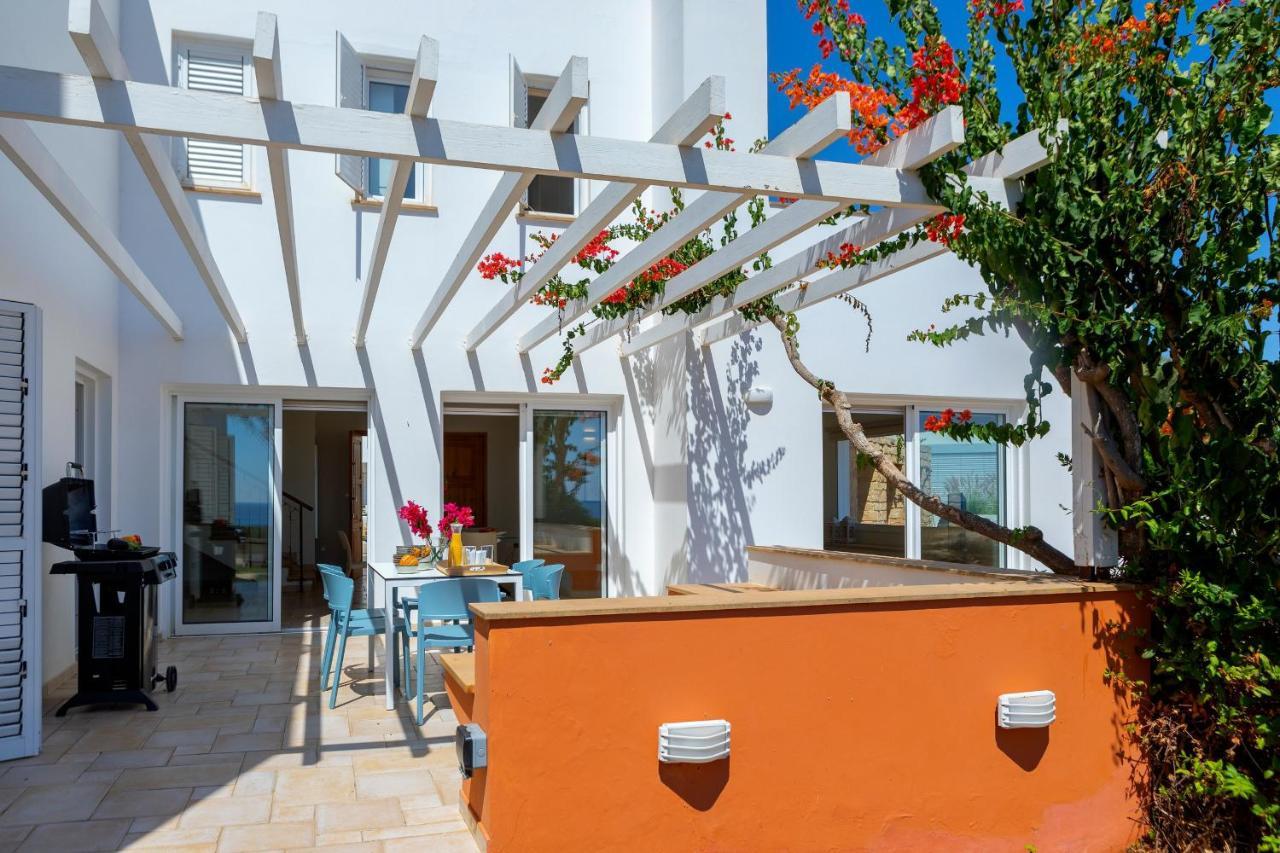 Seafront Violetta Villa