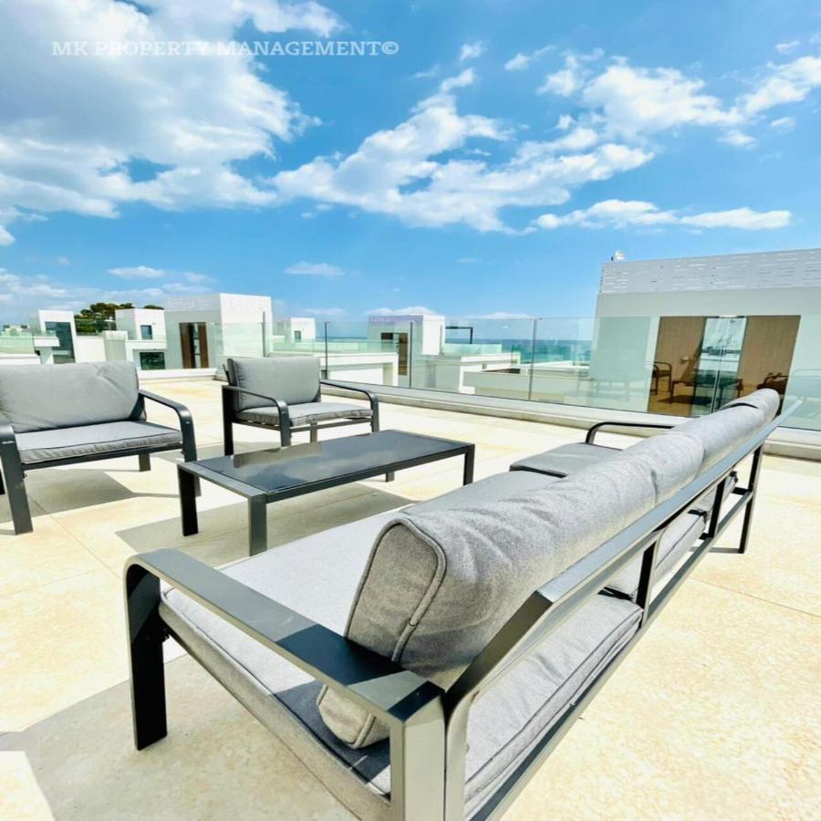 Villa By The 12 *