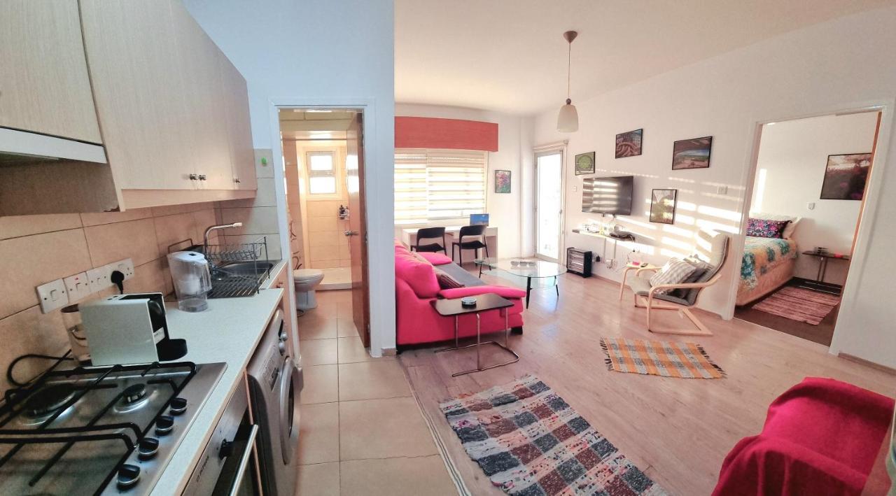 Artemis 3, Beachfront Boutique Limassol
