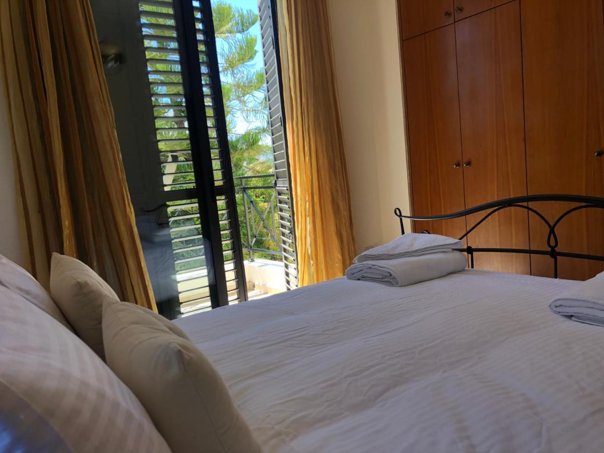 Theos Club Villa *