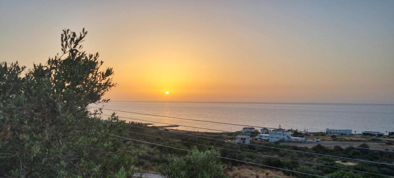 With Spectacular Sea Views, Private Pool, Gardens & Parking Villa *