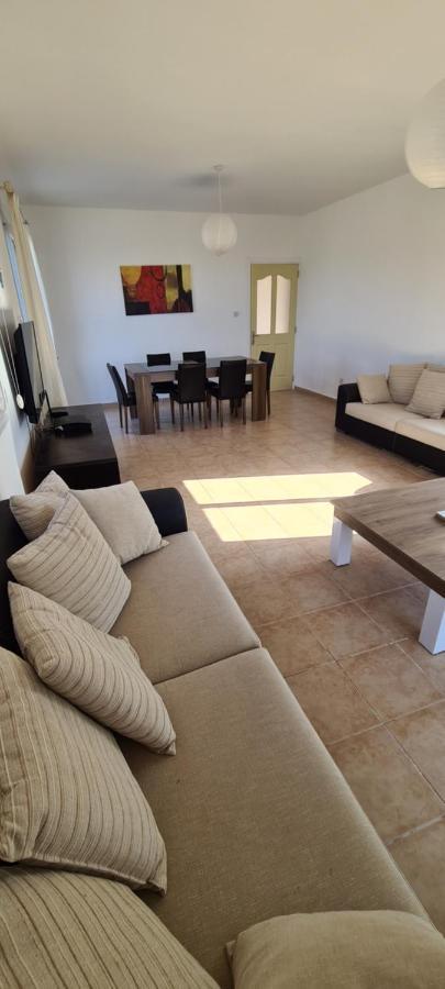 Villa With Spectacular Sea Views, Private Pool, Gardens & Parking *