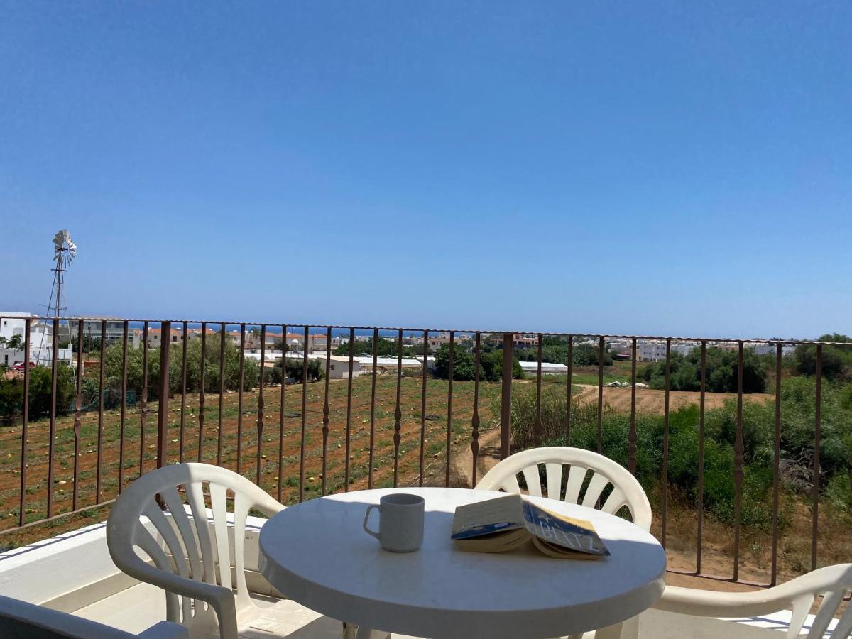 Kyklades & Paralimni