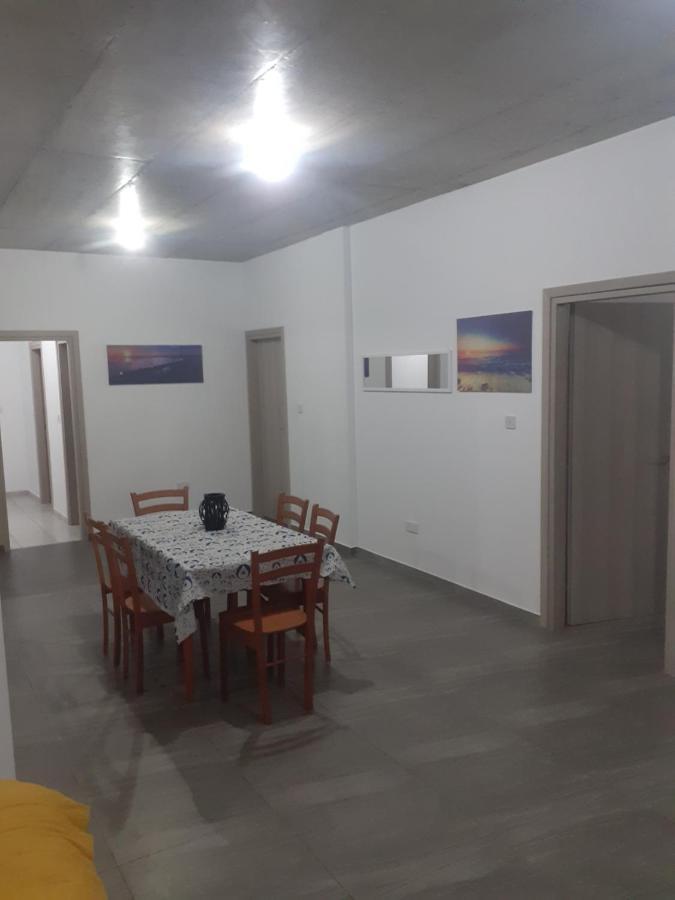 Ariadnis 3 Beds Apartment *