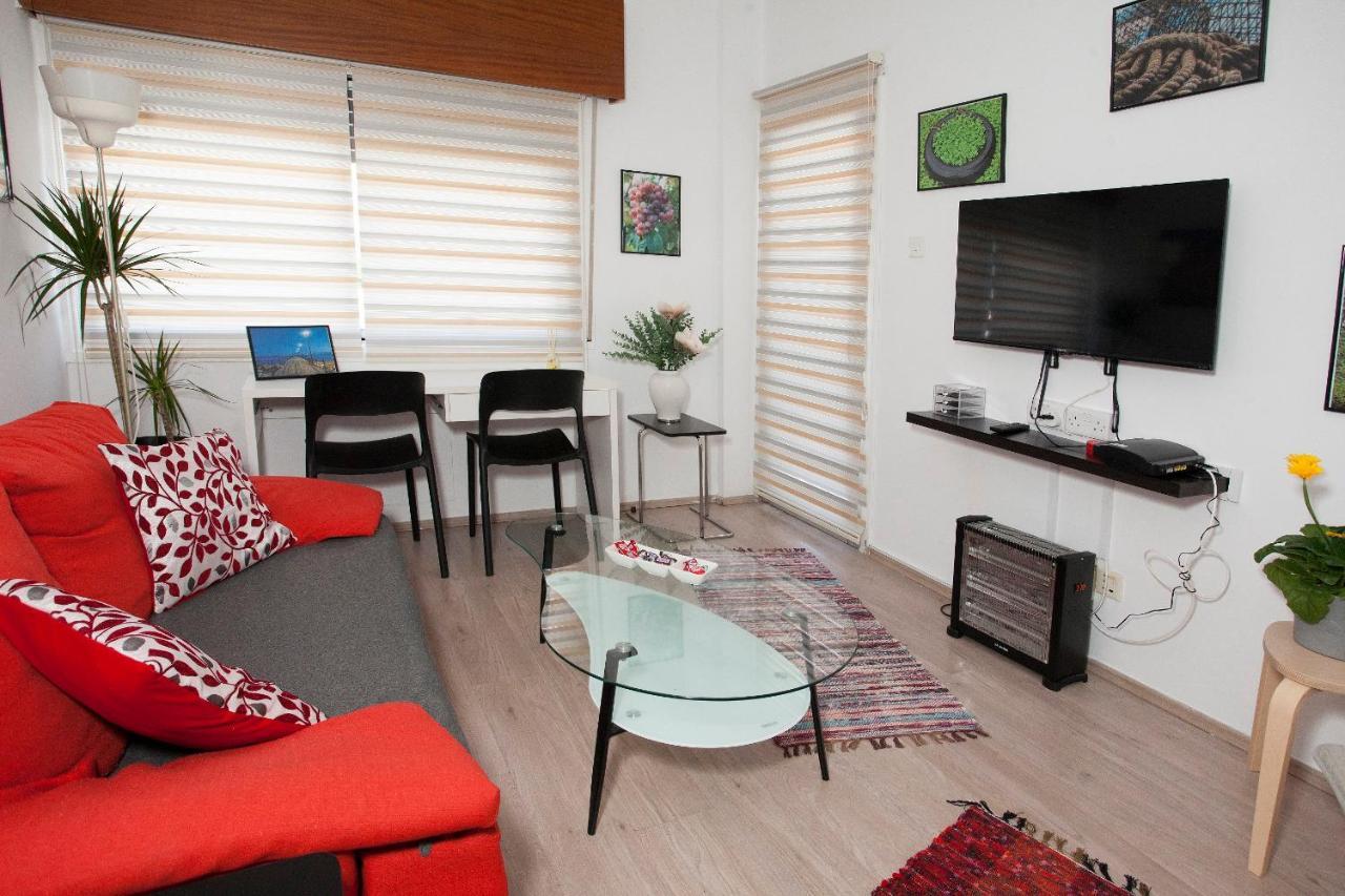 Artemis 3, Beachfront Boutique