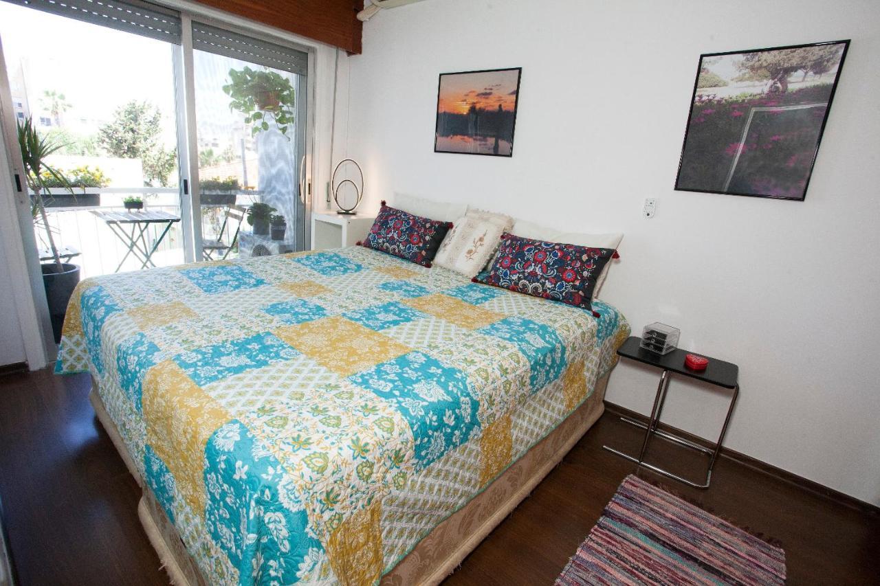 Artemis 3, Beachfront Boutique *