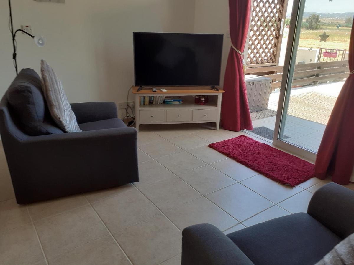 Beautiful 2-bed House In Paphos * Mandria (Paphos)