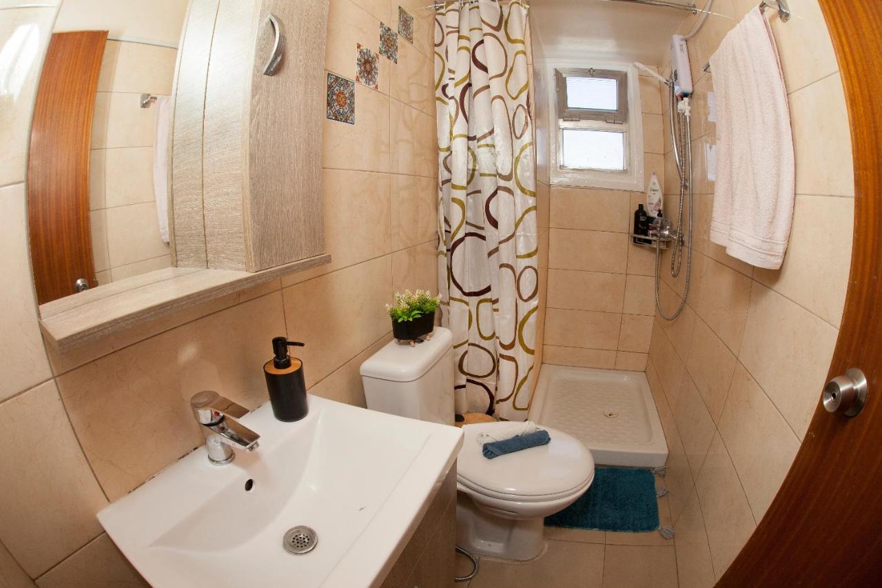 Artemis 3, Beachfront Boutique Apartment *