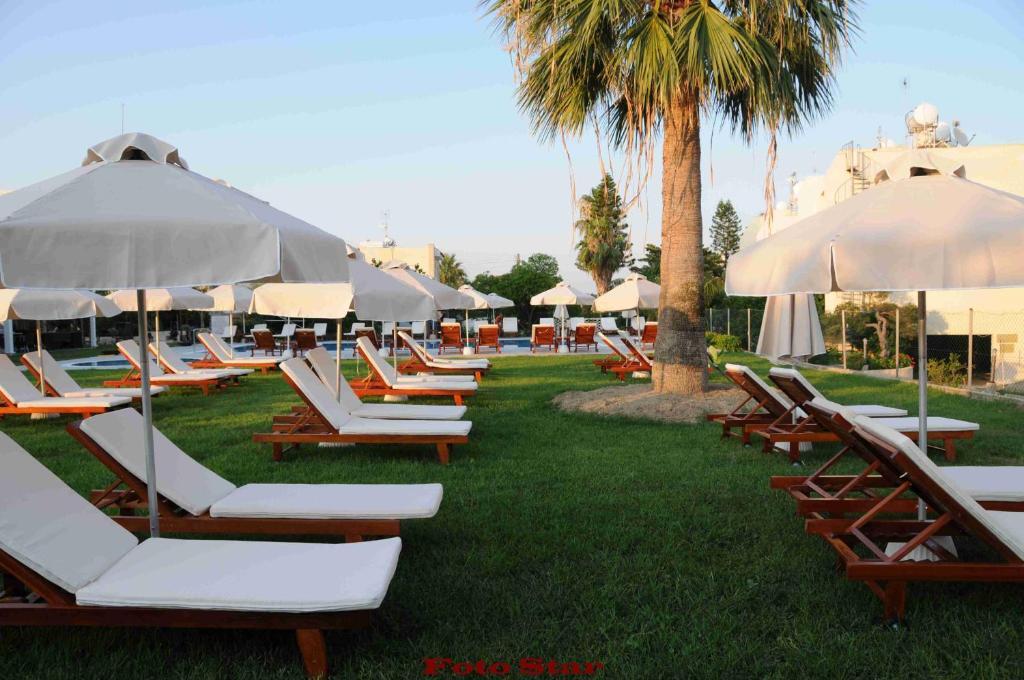 Frixos Aparthotel