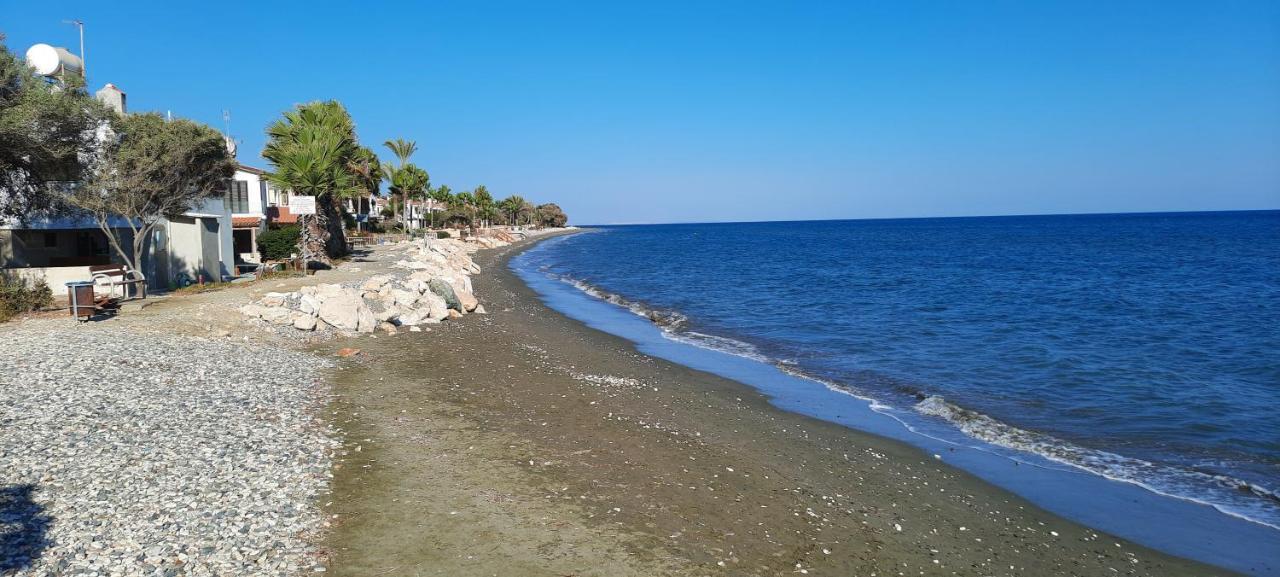 Spiros Seaside Villa *