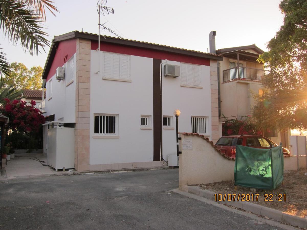 Spiros Seaside Villa