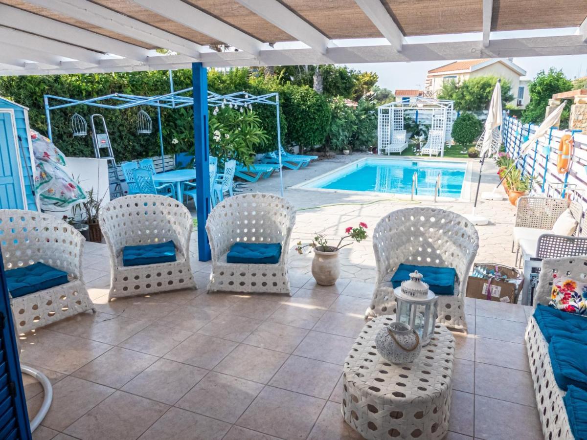 Greek Island Style 2 Bedroom With Pool Next To The Sea Larnaca