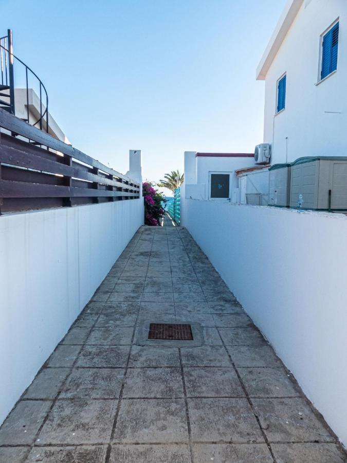Greek Island Style 2 Bedroom With Pool Next To The Sea Villa