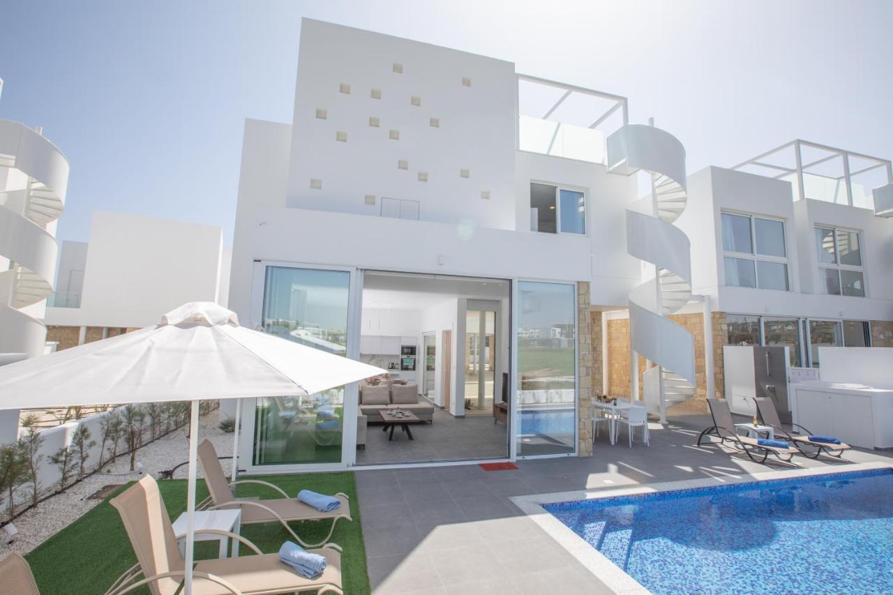 Vie Bleu 3 Bedroom Villa