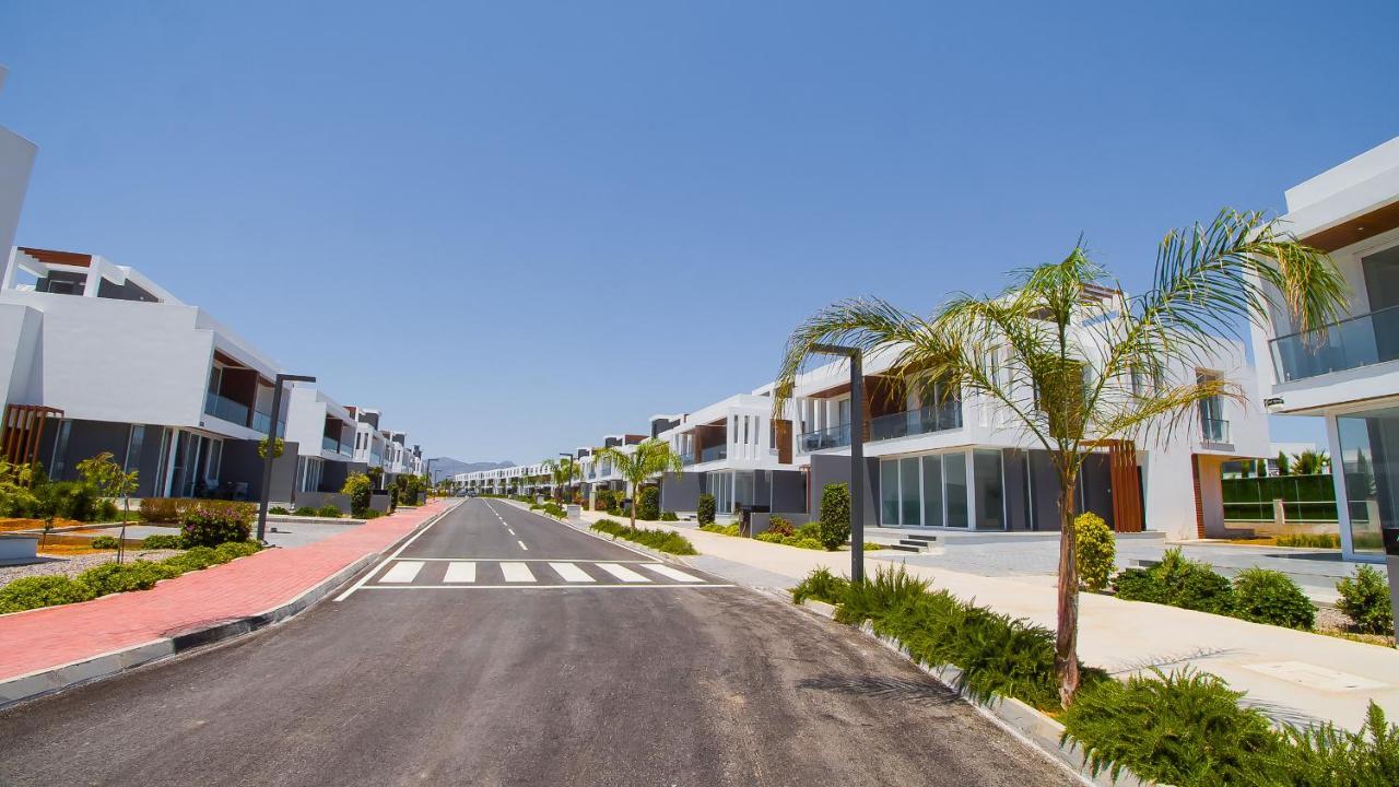 Emerald Seaside At Four Seasons Apartment