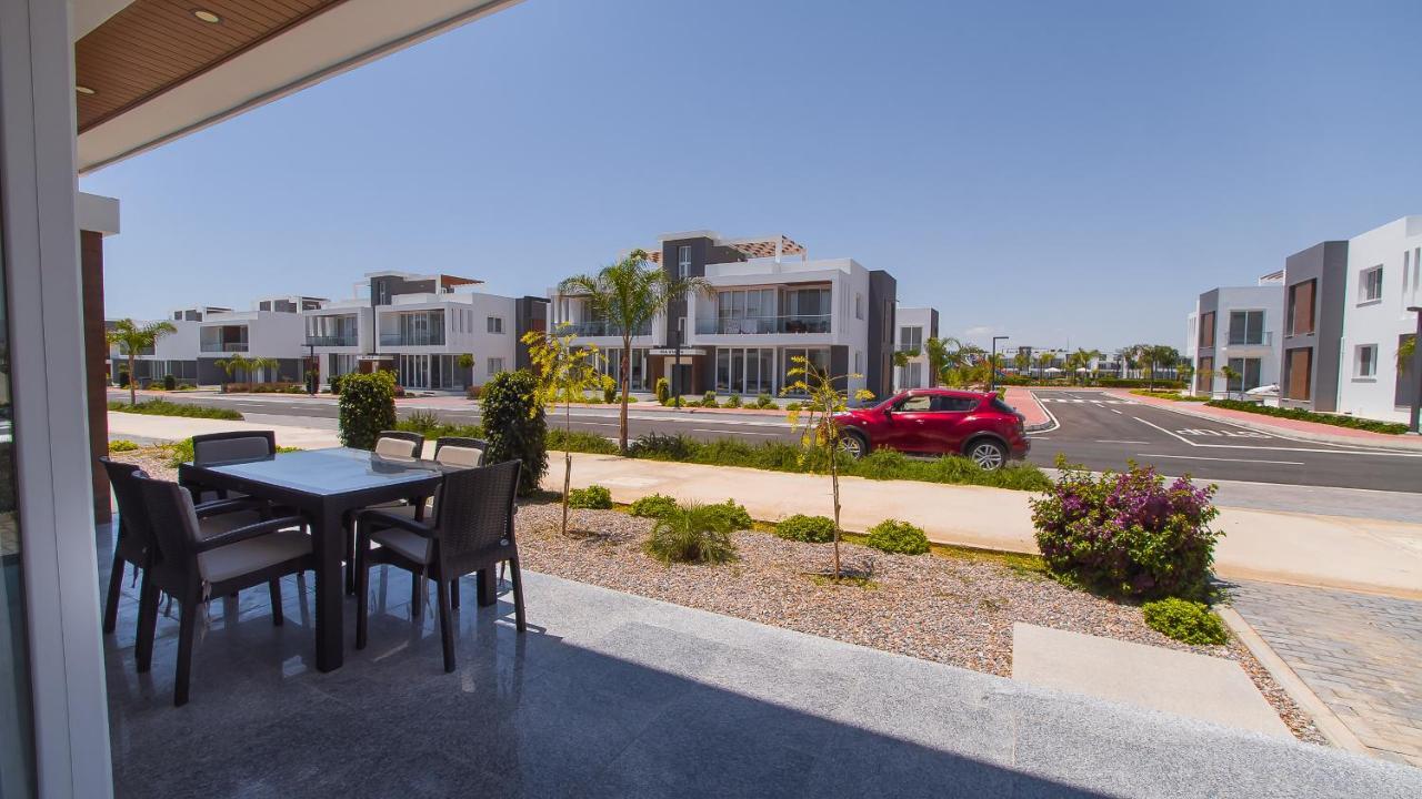 Emerald Seaside At Four Seasons Apartment