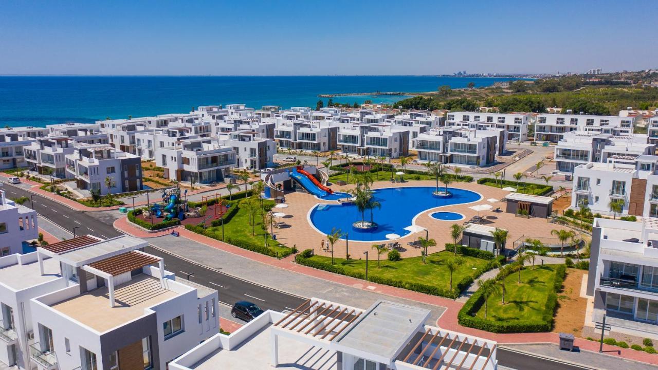 Emerald Seaside At Four Seasons Apartment *
