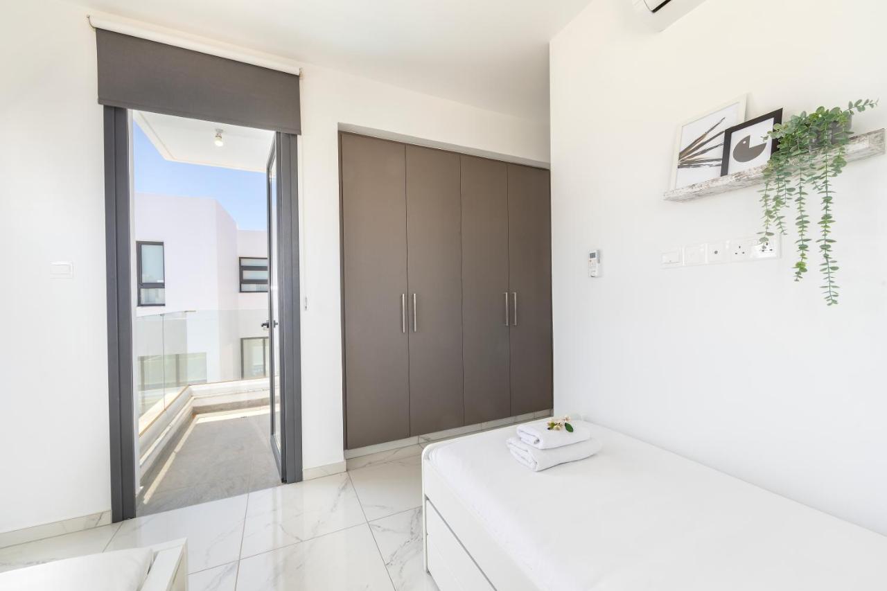 Alasia Villa *