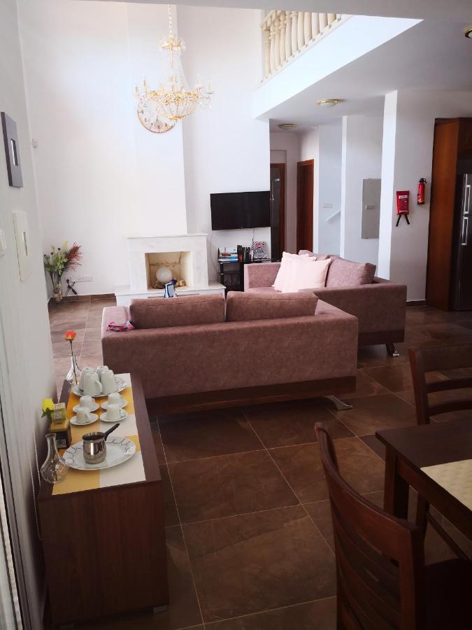 Villa14 Sea Breeze Villa Klorakas
