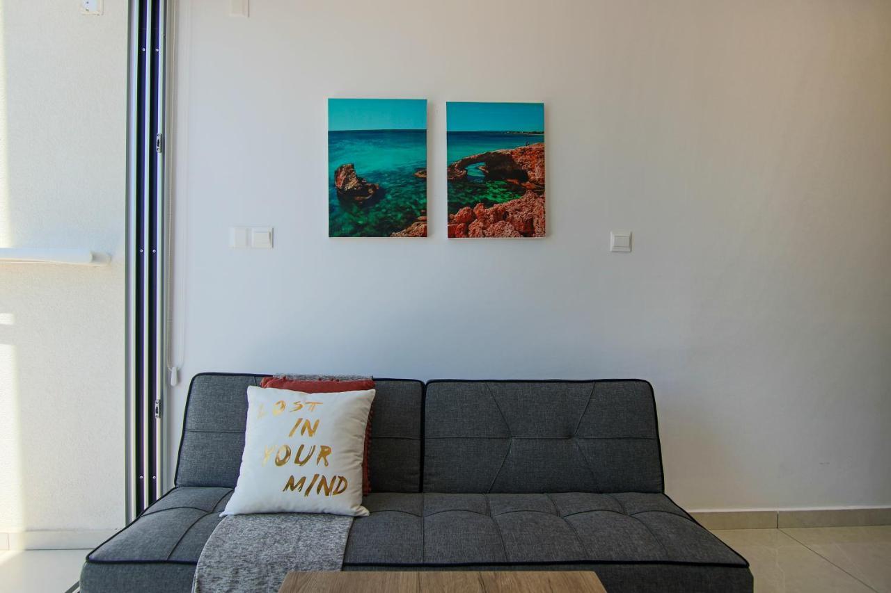 Phaedrus Living - Seaside Luxury Flat Harbour 105 Apartment Paphos
