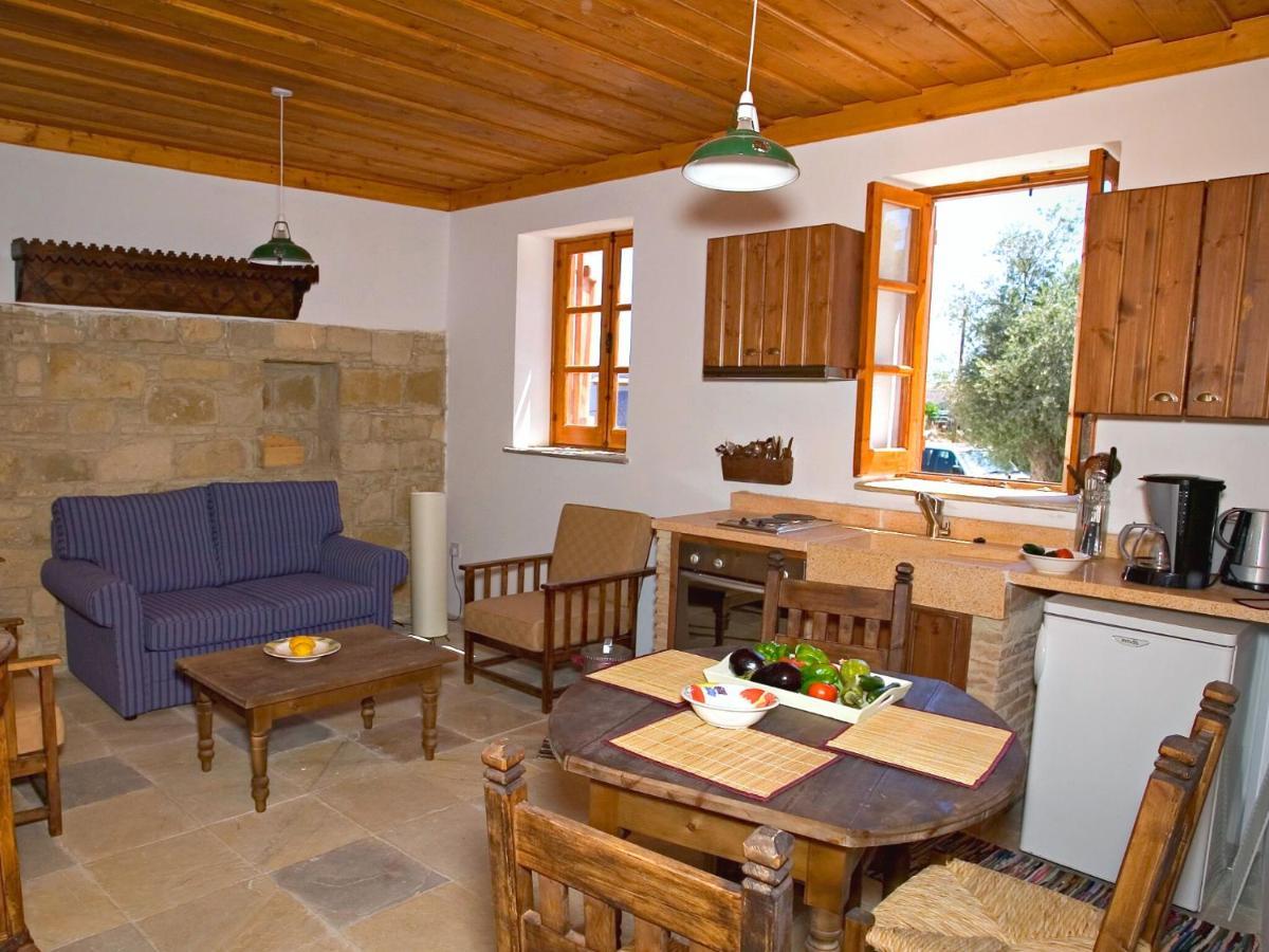 Eveleos Apartment