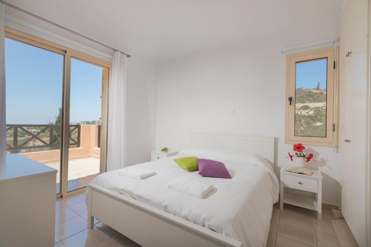 Resitour - Perneri Three Bedroom