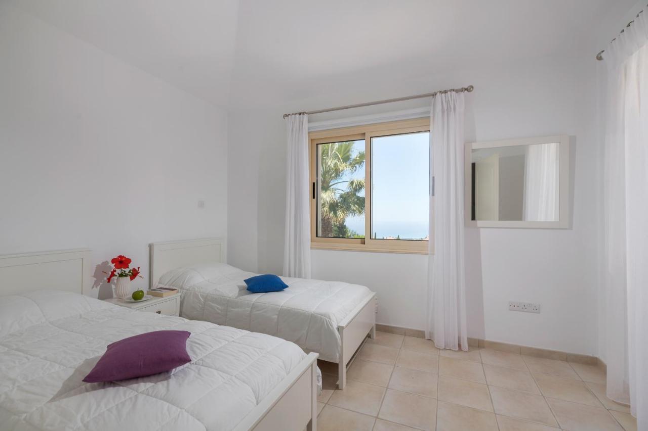 Resitour - Perneri Three Bedroom