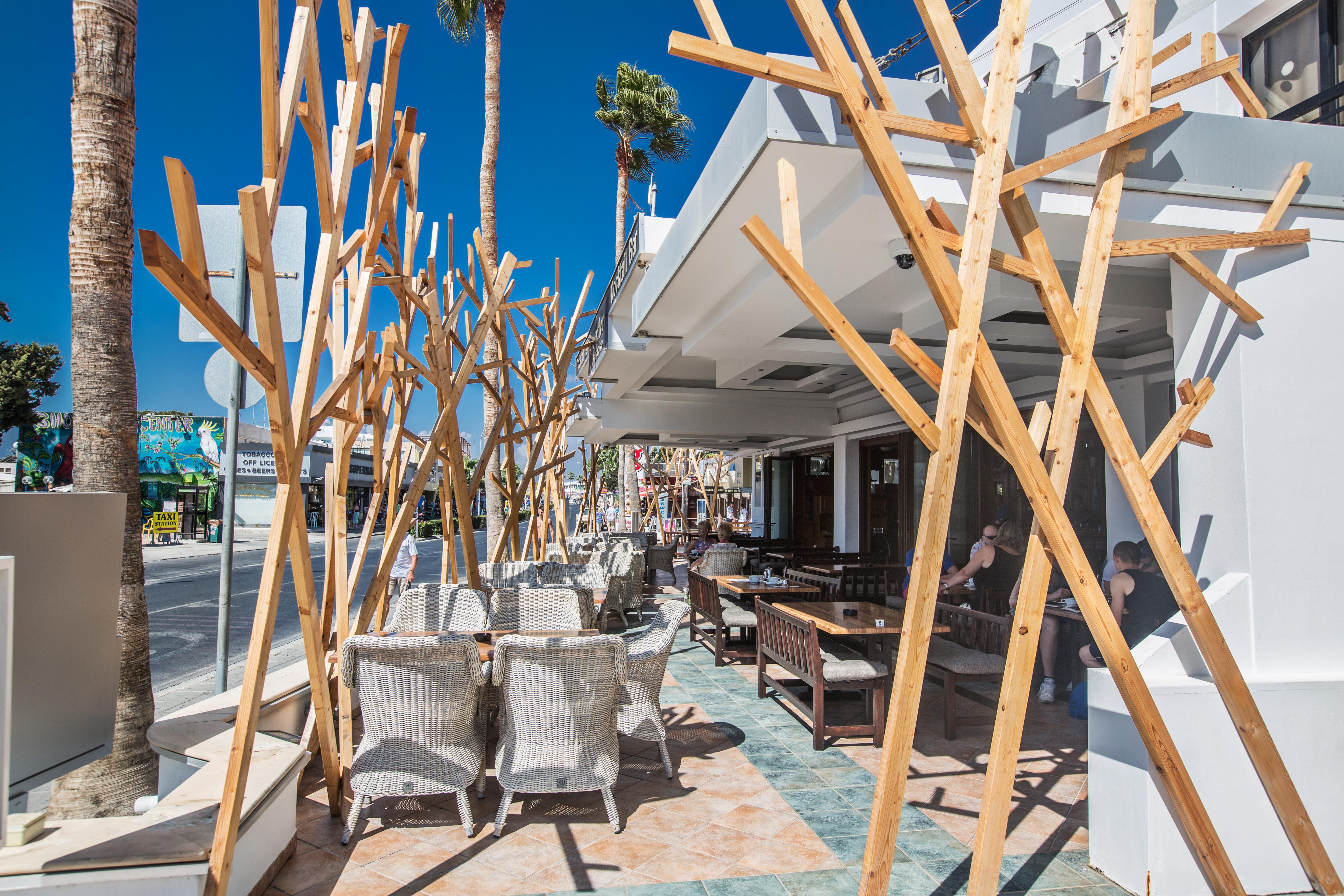 Anthea Aparthotel 3*