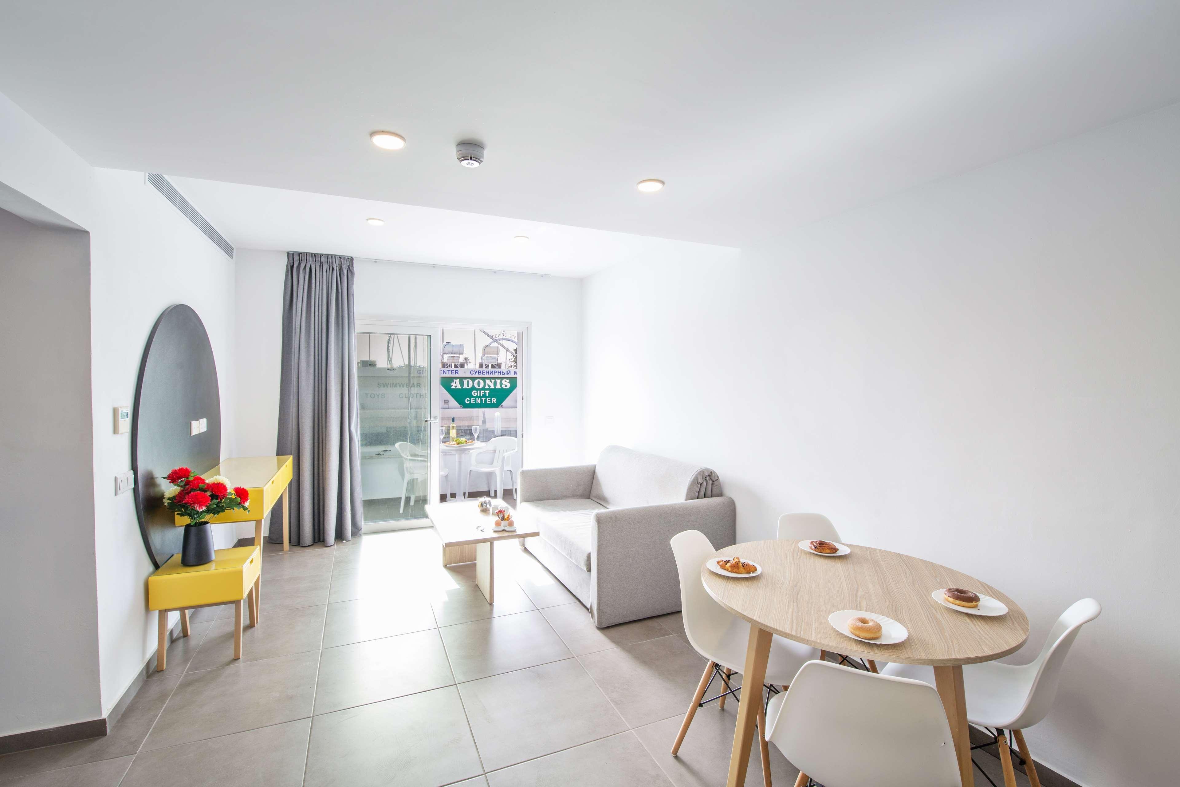 Anthea Aparthotel