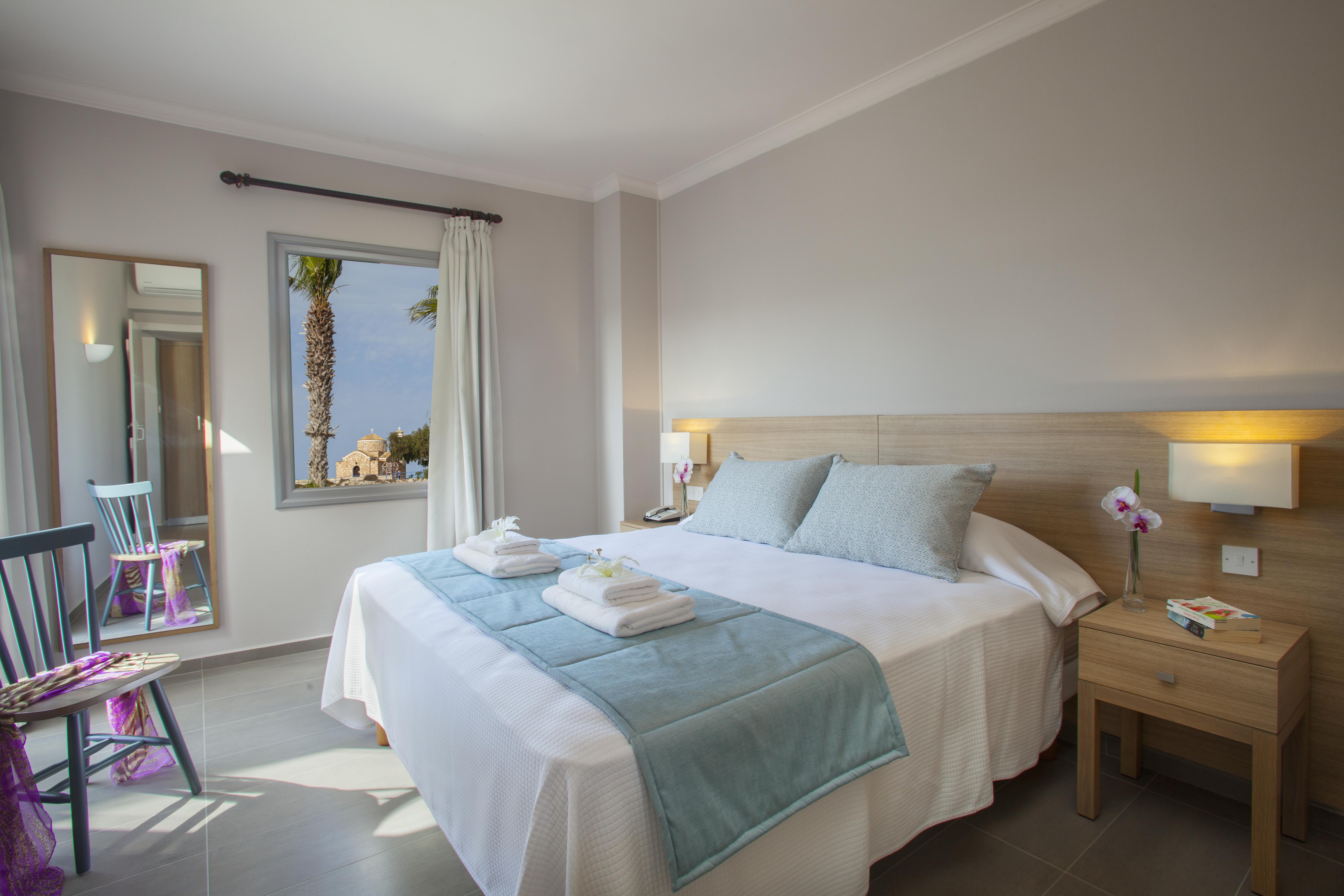 Louis St. Elias & Waterpark Hotel 4*