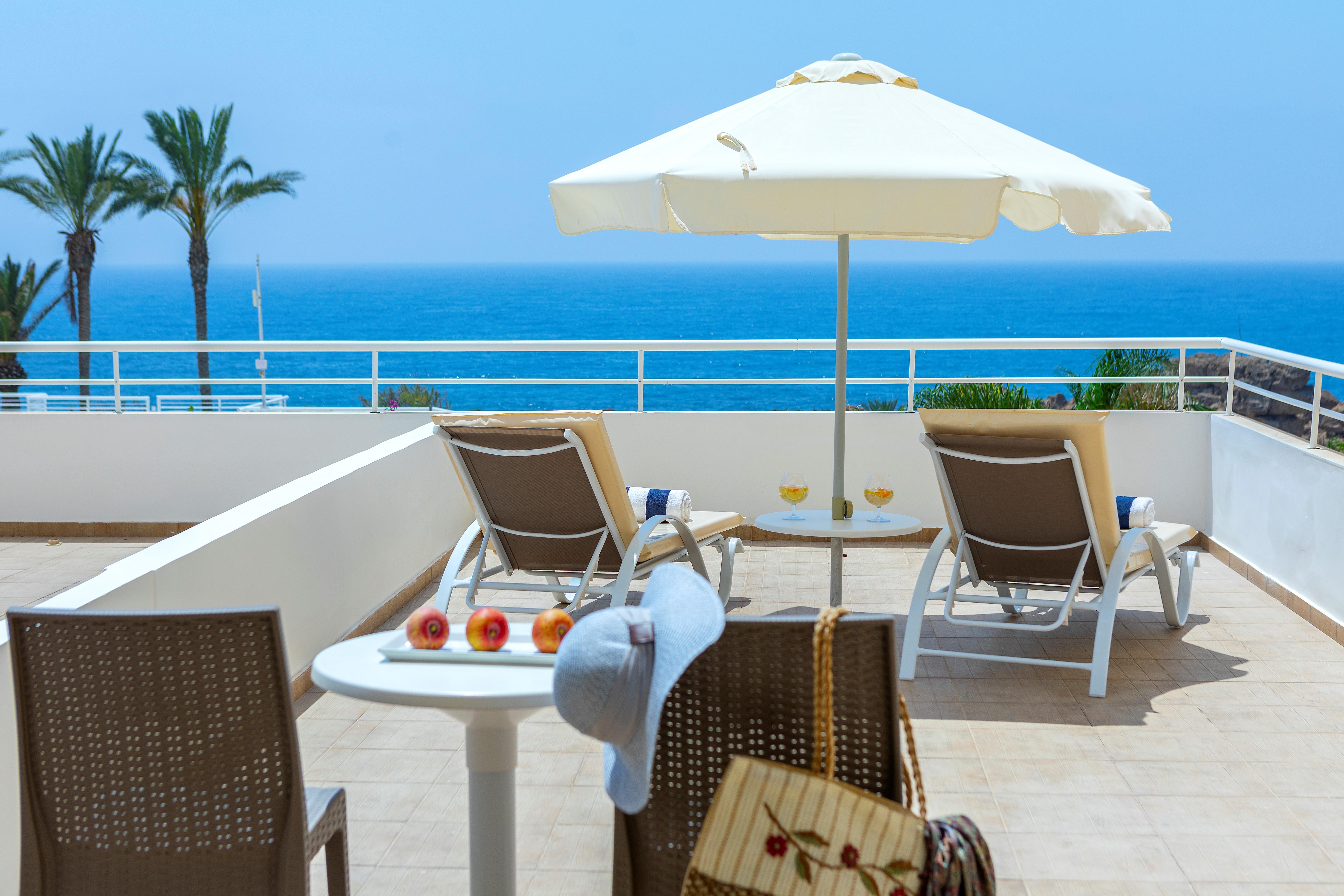 Hotel Queens Bay 4*
